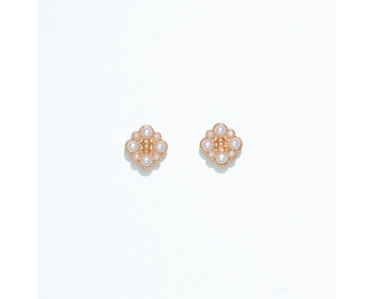 Gold Squares With Pearls