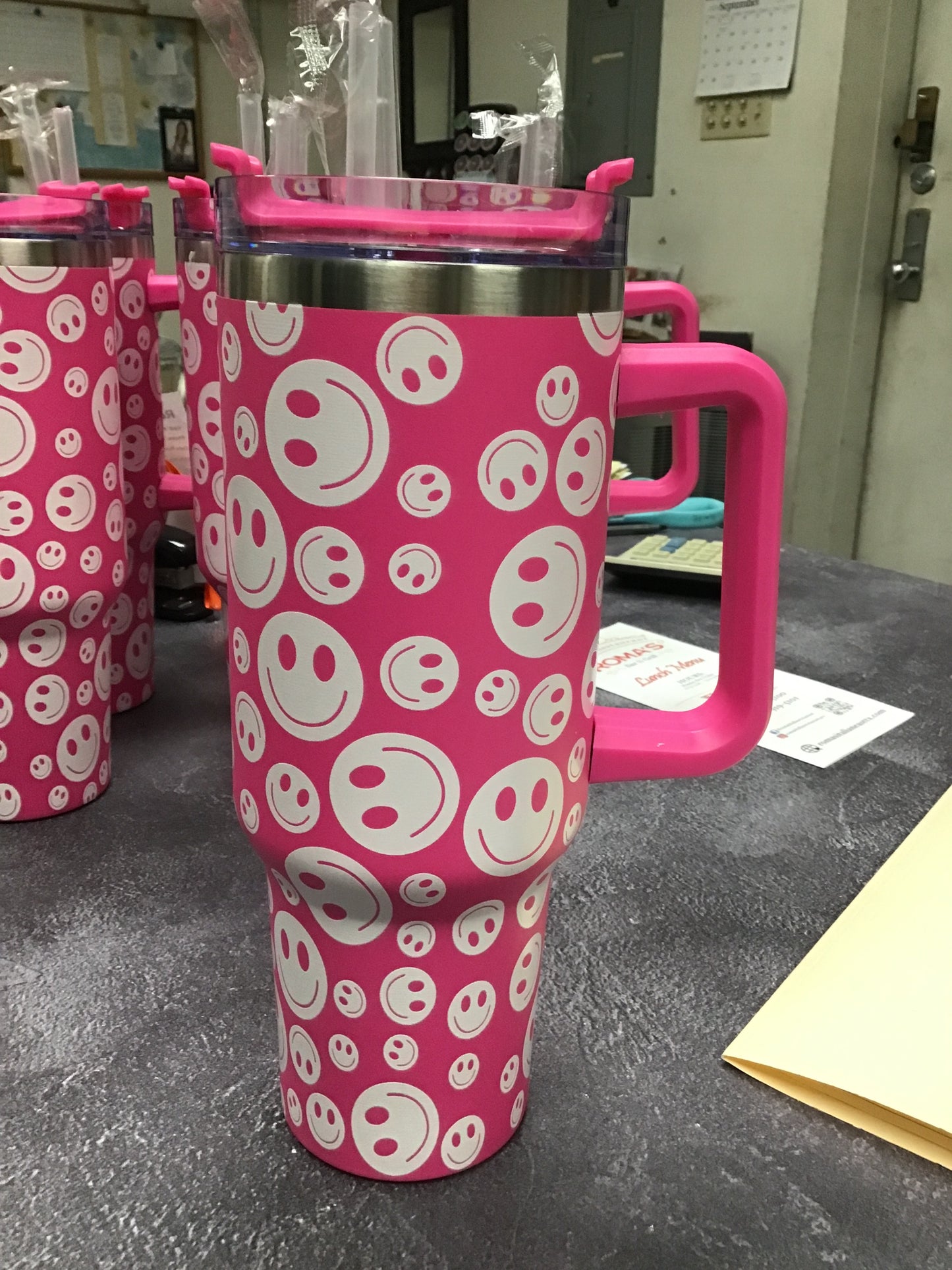 COMFYLUXE Pink Happy Face 40oz Tumbler