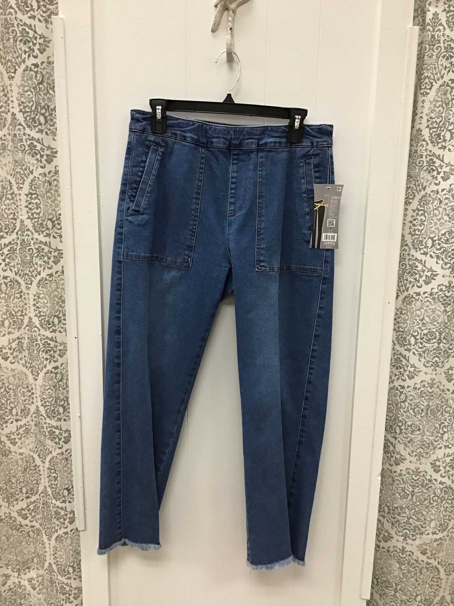 Pull On Fringe Hem Crop Pant