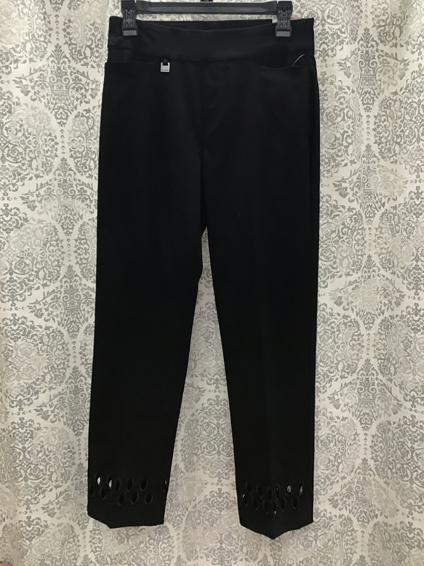 Ankle Pant w/ Geometric Shape Embroidered
