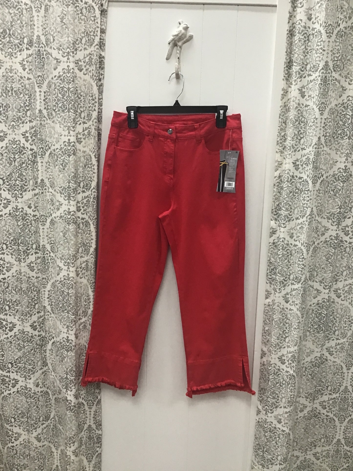 High-Low Hem Crop Pant