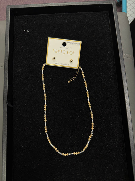 What's Hot Necklace & Earrings Set