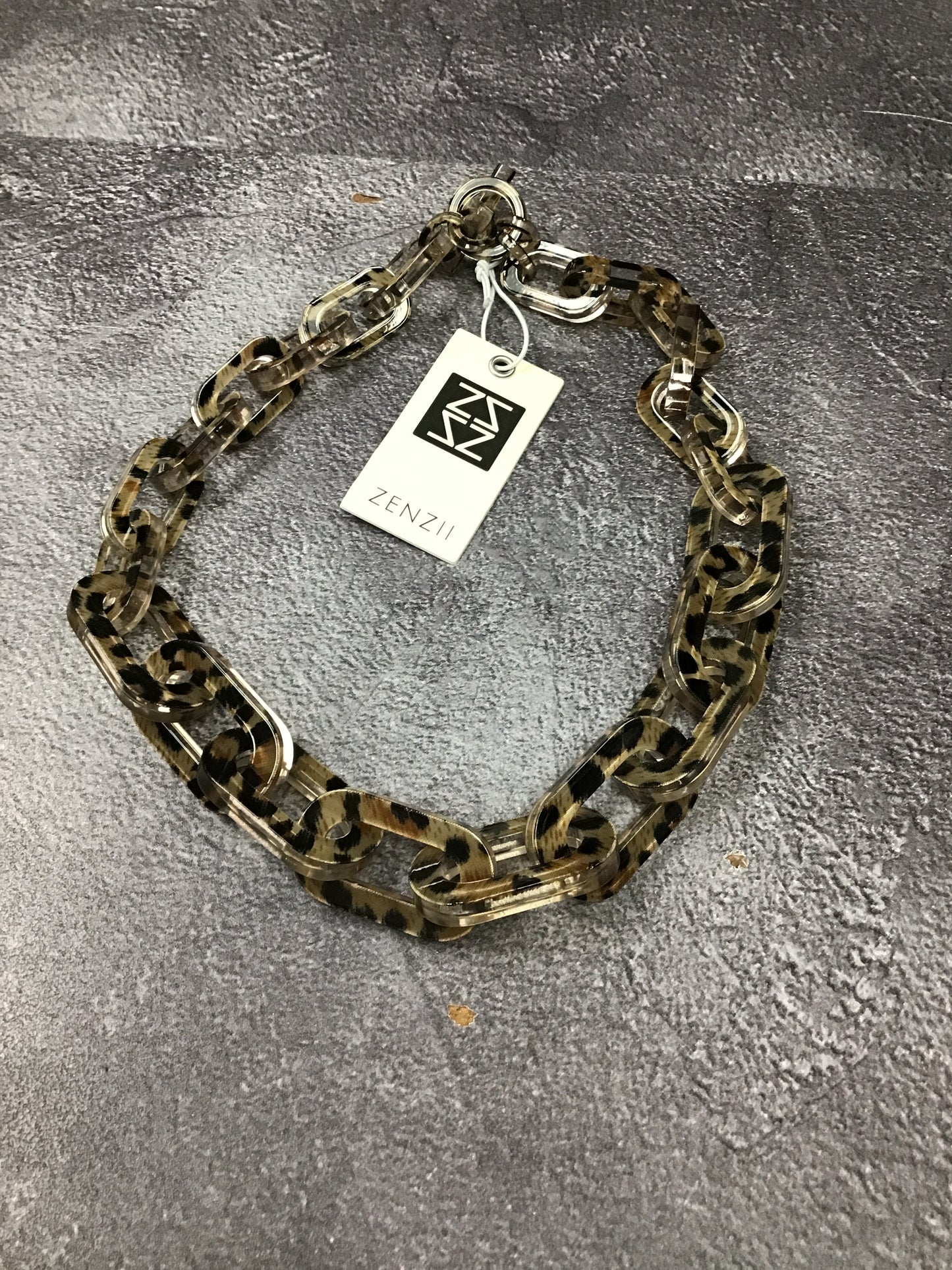 Zenzii Leopard Link Collar Necklace