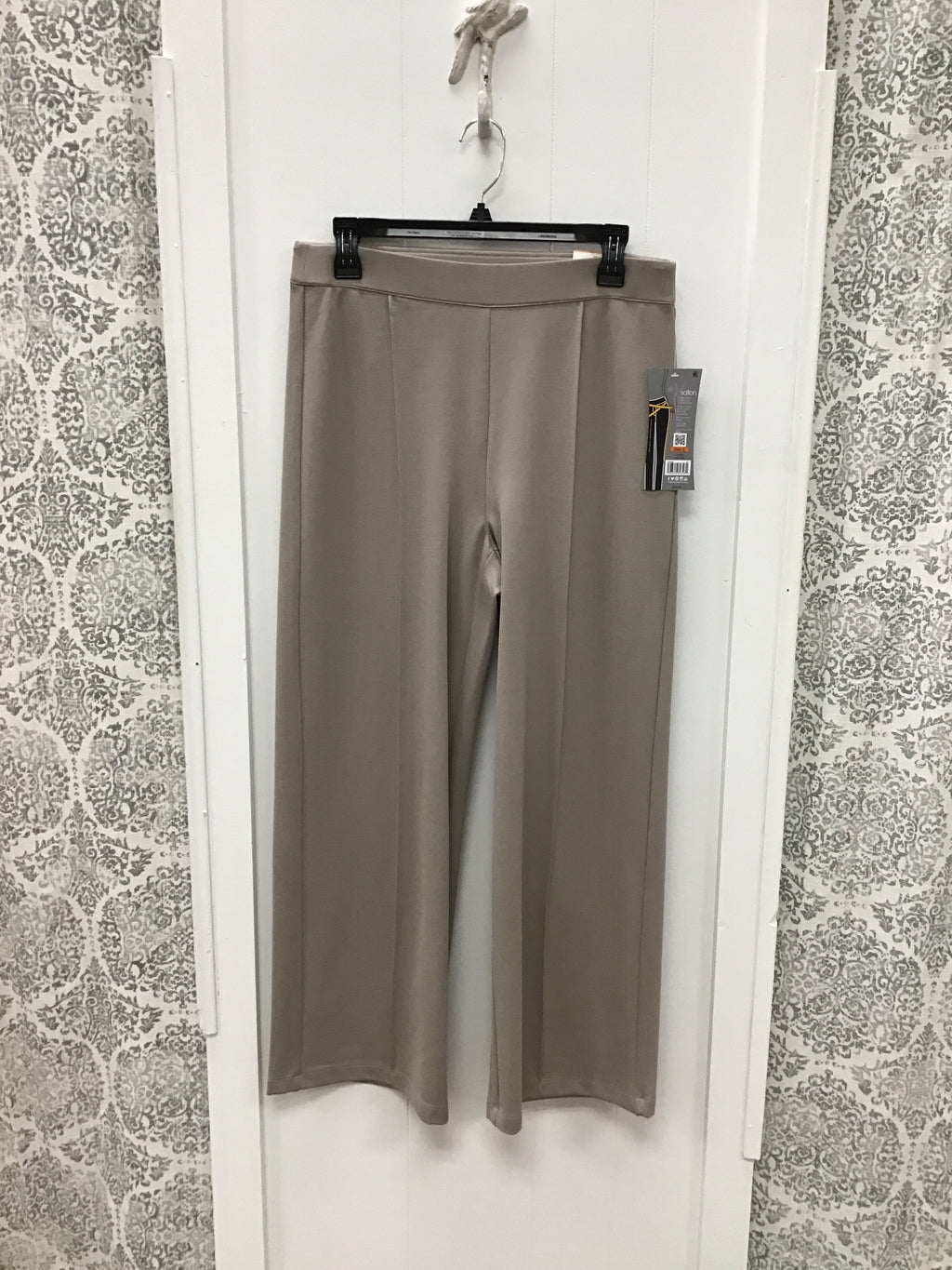 Pull On Pin Tuck Wide Leg Crop Pant