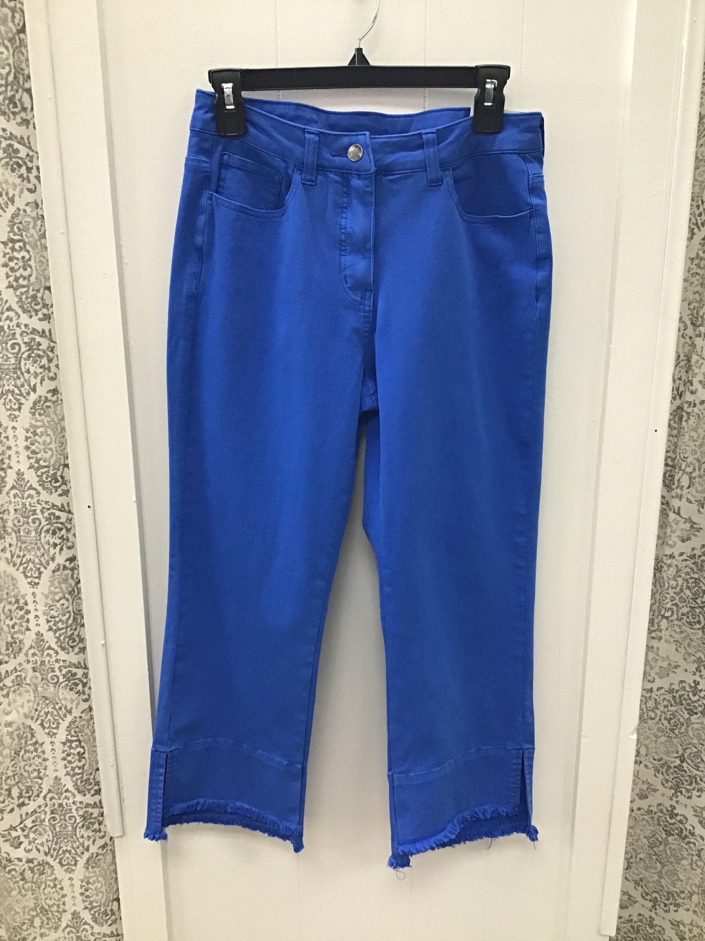 High-Low Hem Crop Pant