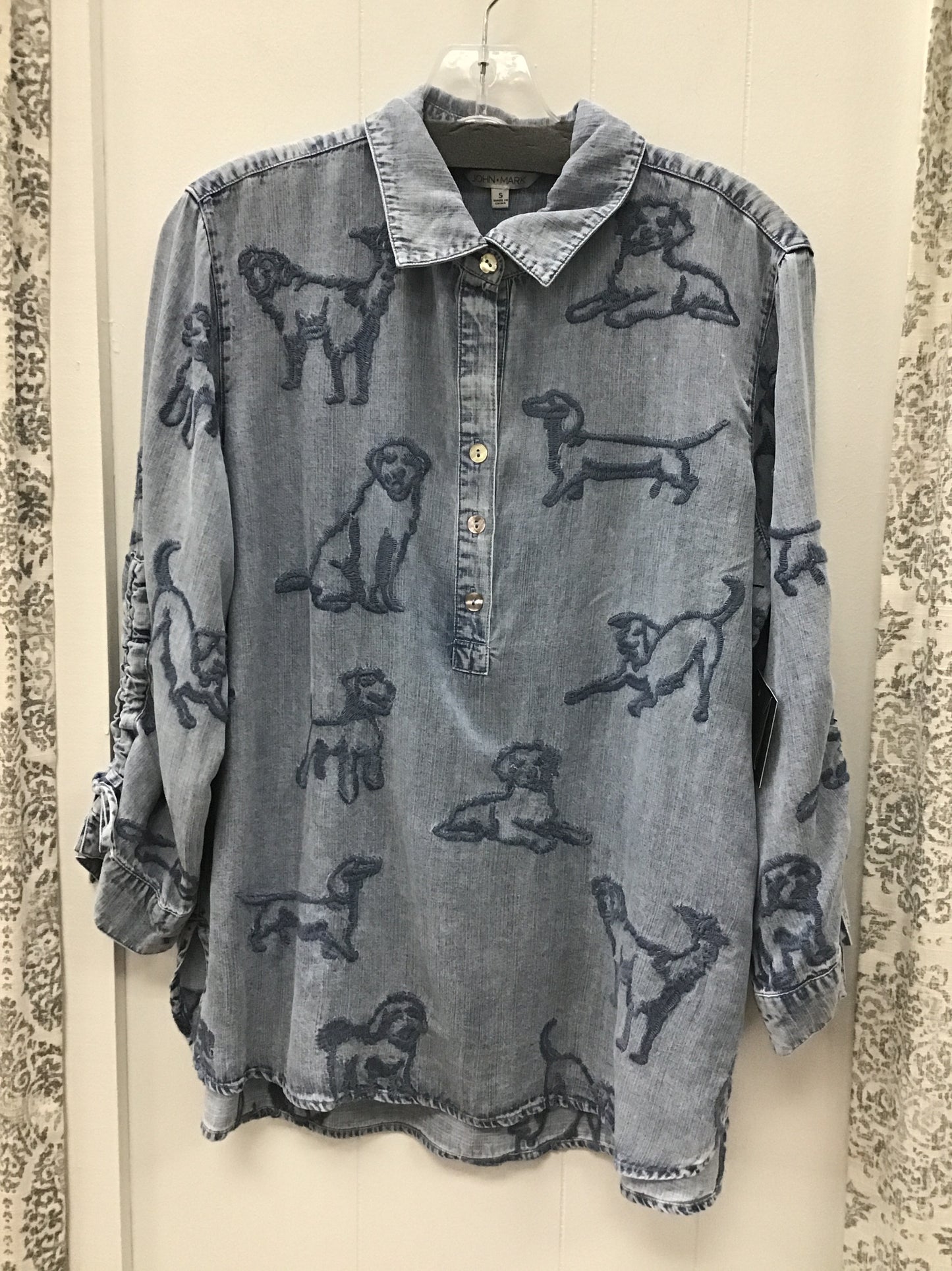Woven Embroidered Dog 3/4 Cinch Sleeve Tunic