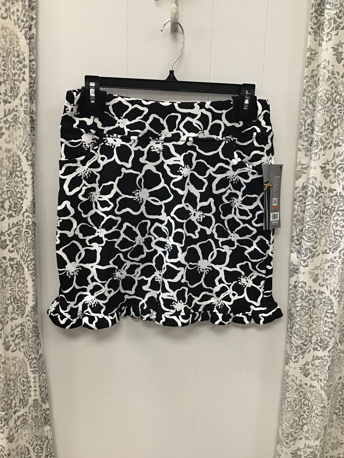Elastic Waist Ruffle Hem Skort