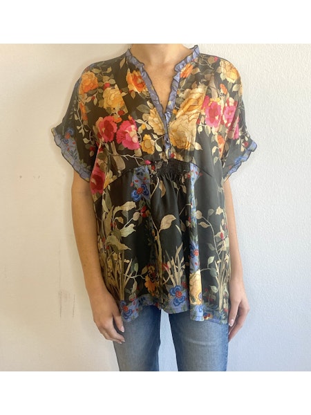 Graceful Galavant Blouse