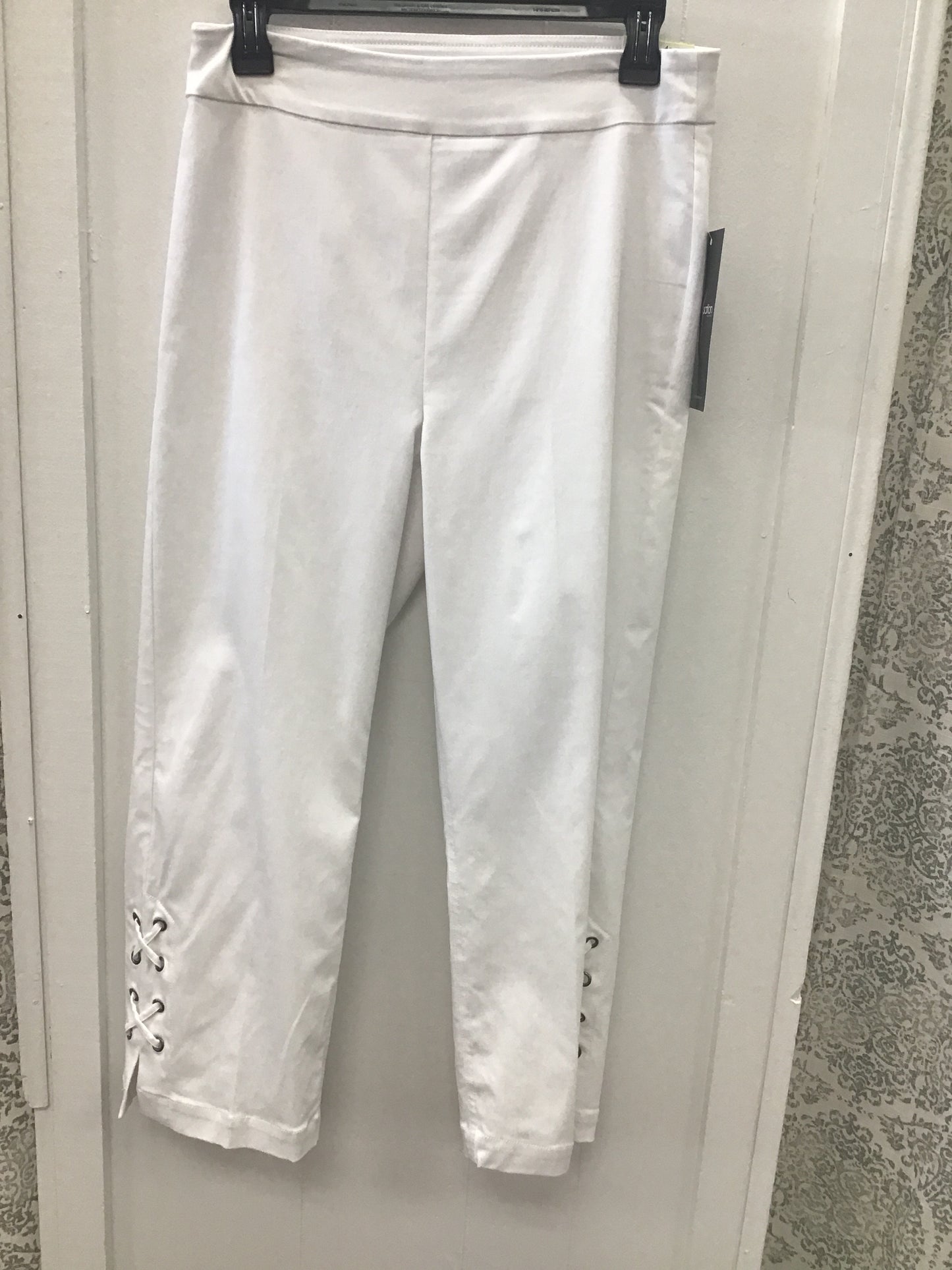 Pull On Crop Pant With X-Strap Vents On Ankle