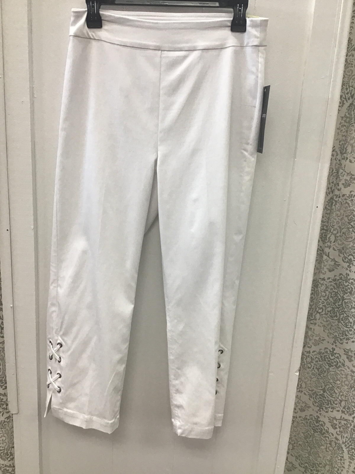 Pull On Crop Pant With X-Strap Vents On Ankle