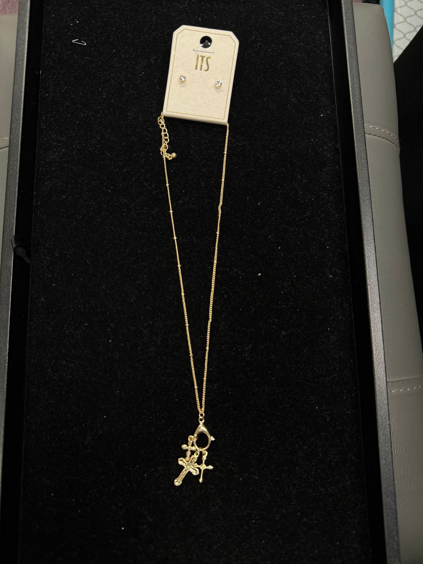 What's Hot Necklace & Earrings Set