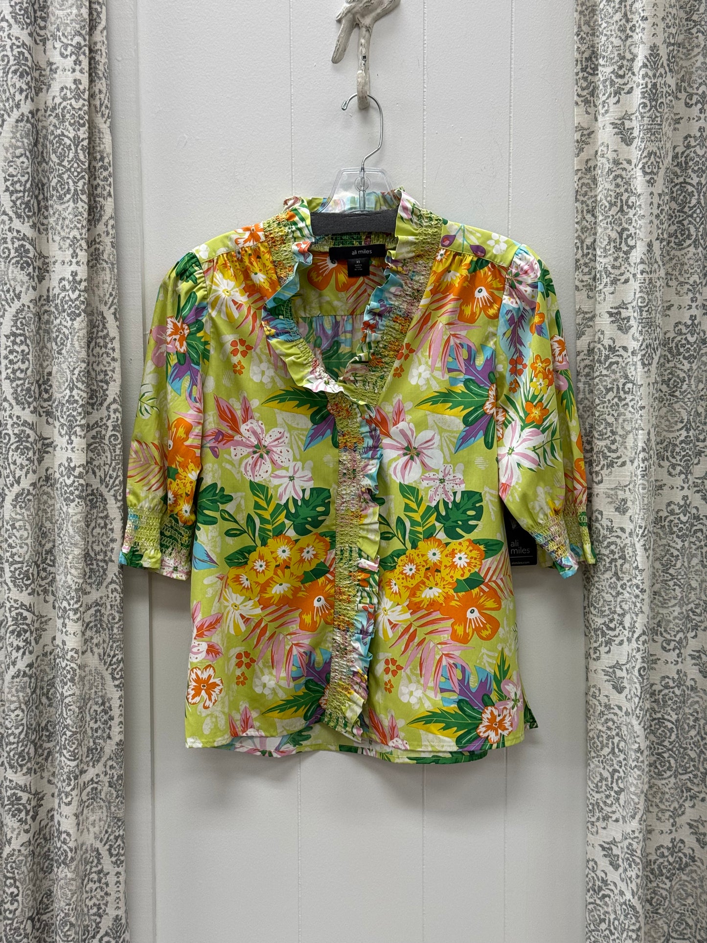 Ruffle Neck Line 3/4 Sleeves Top