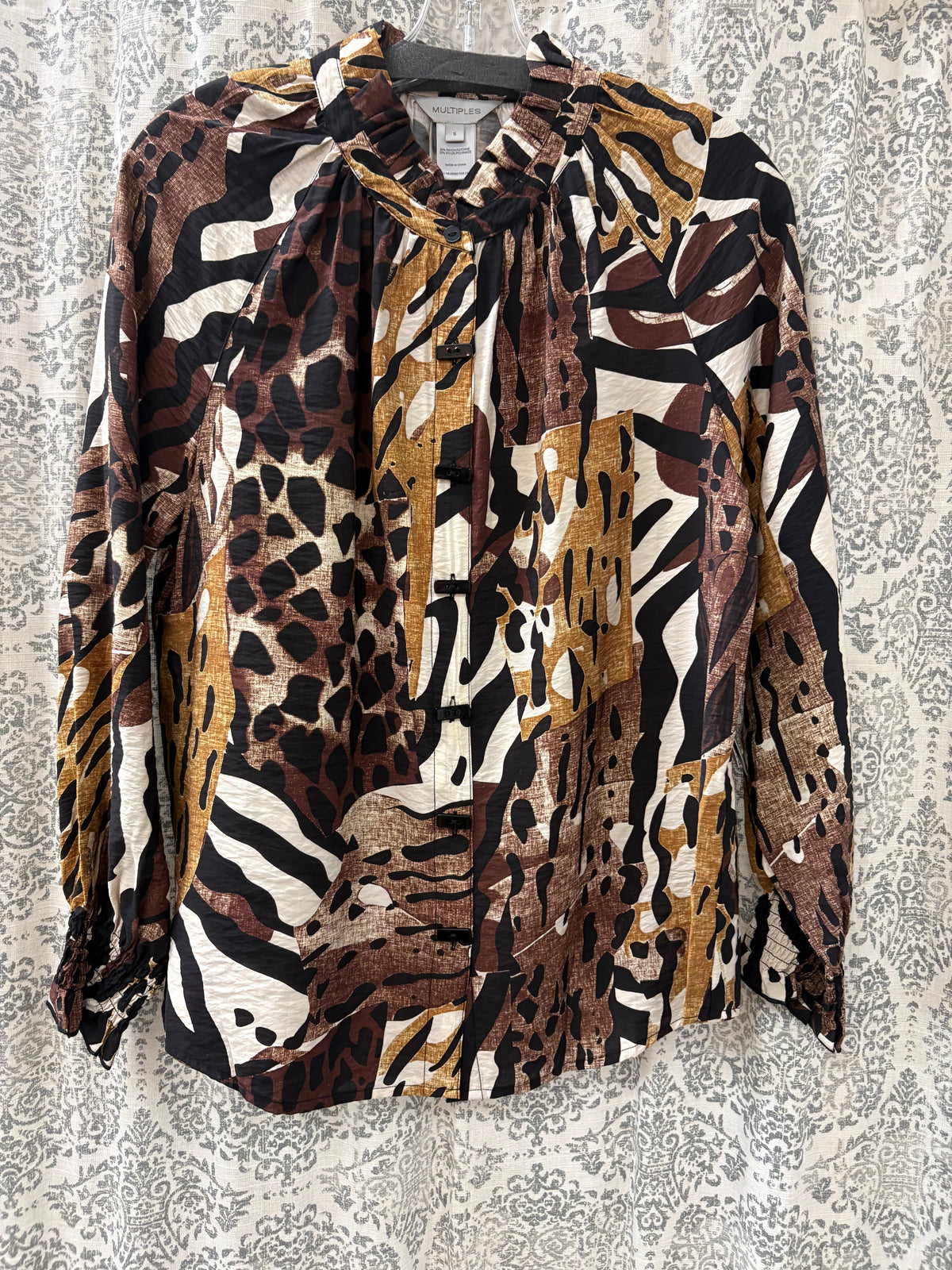 Shirred Raglan Ruffle Collar Top