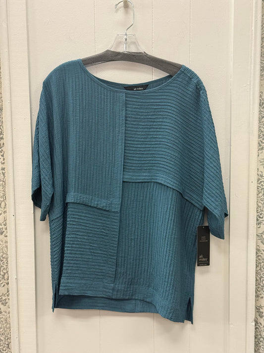Textured Woven Popover Round Neckline Dolman Short Sleeve