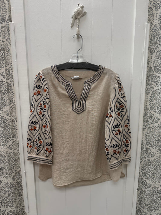 3/4 Puff Sleeve Notch Band Collar Woven Top