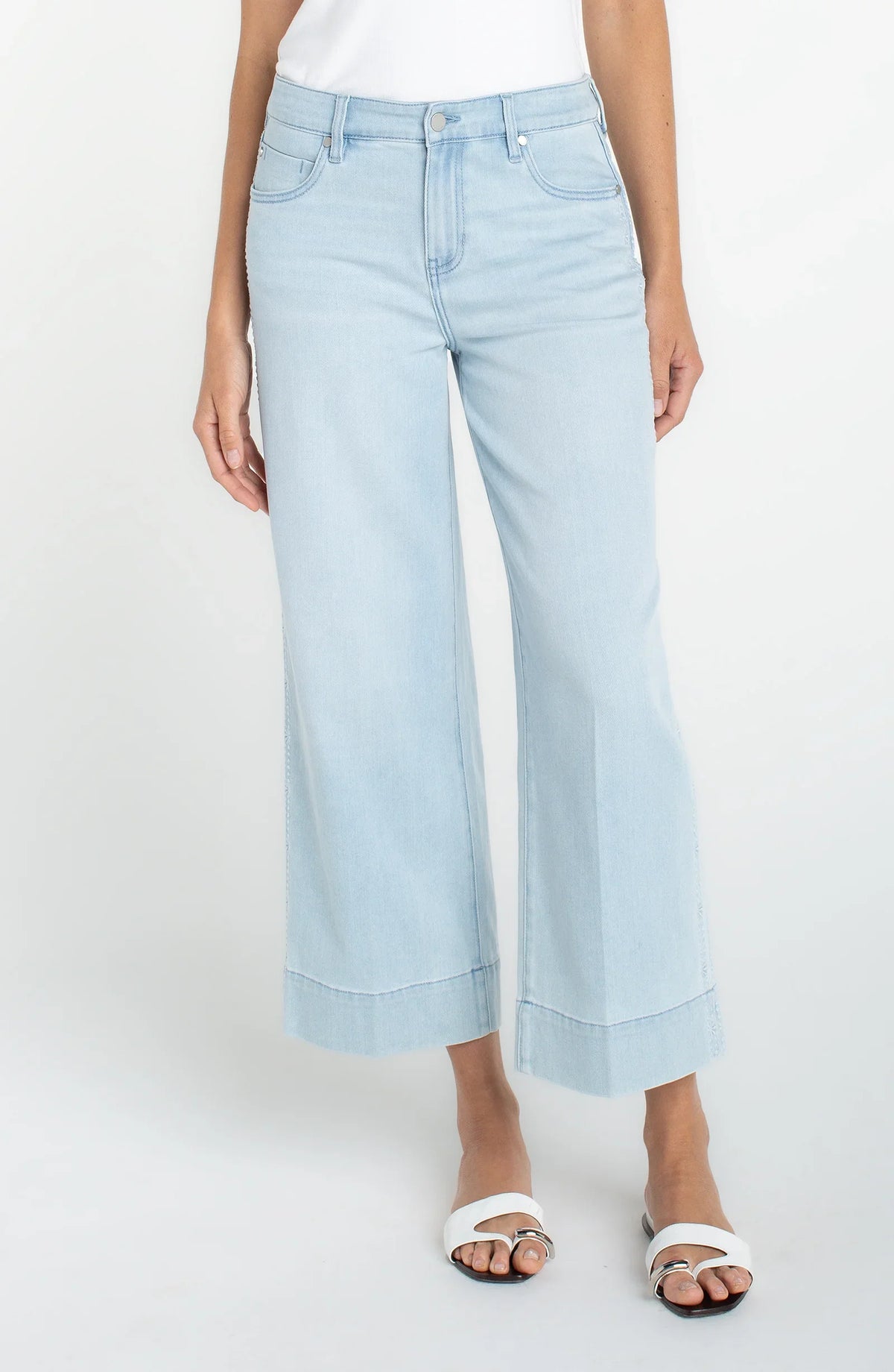 Stride Crop Wide Leg